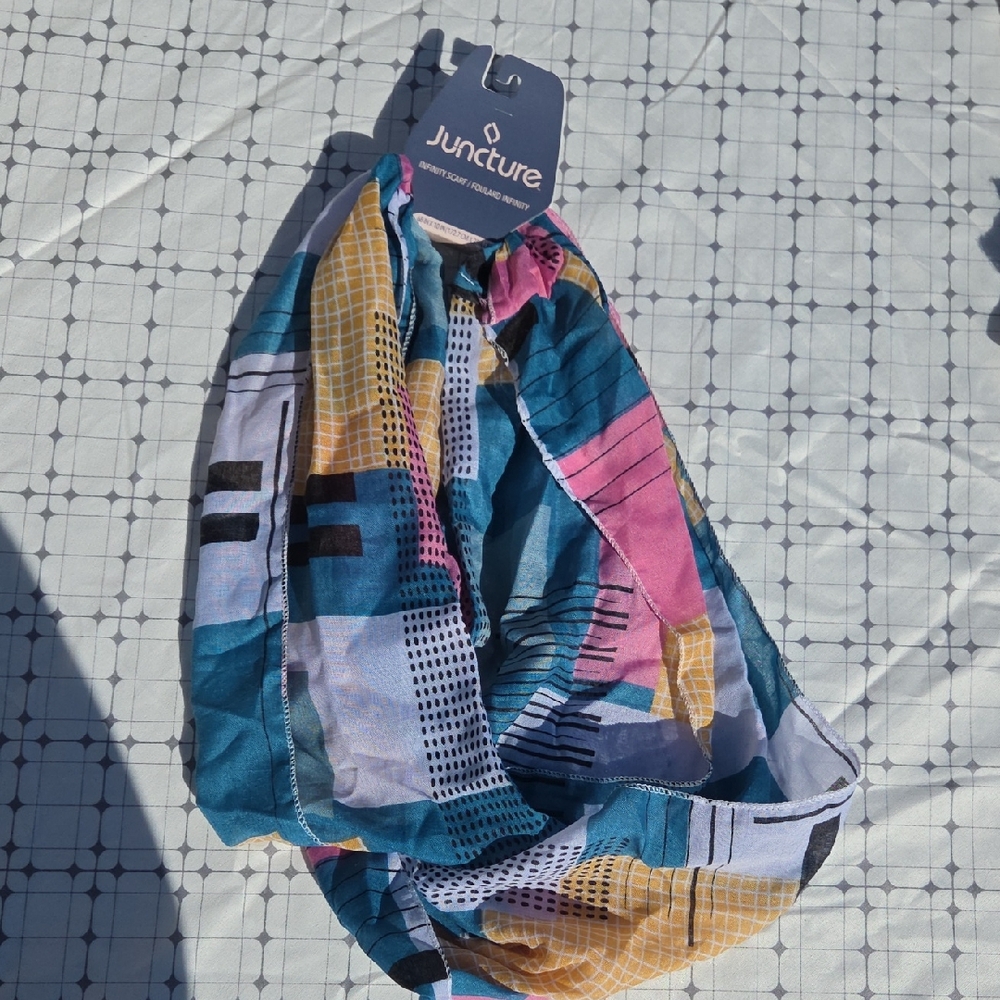 Juncture Multicolor Geometric Scarf